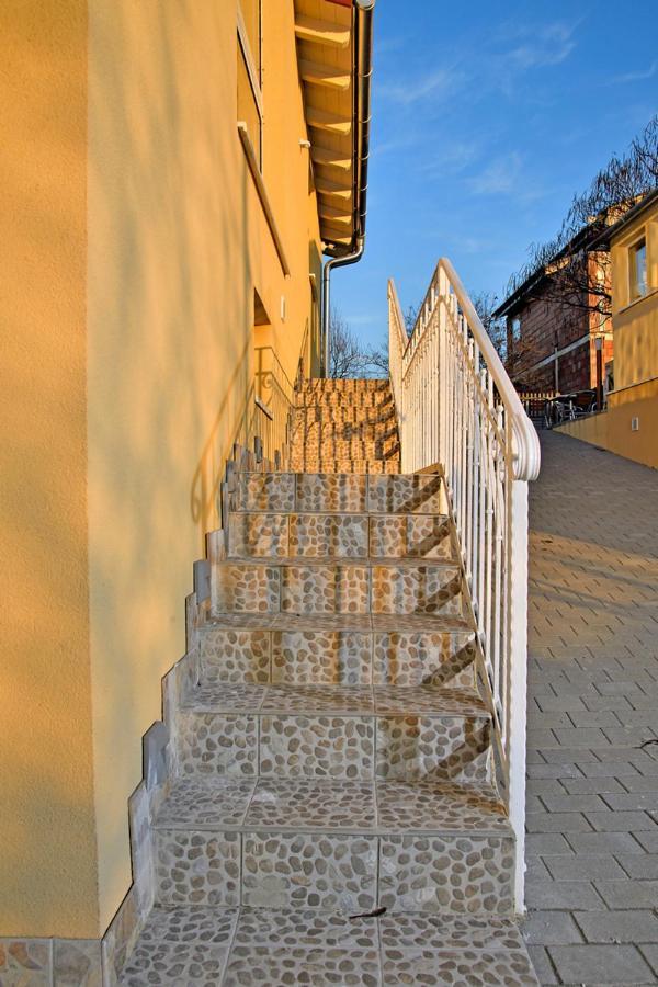 Palmy Apartmanhouse Maglod Zewnętrze zdjęcie